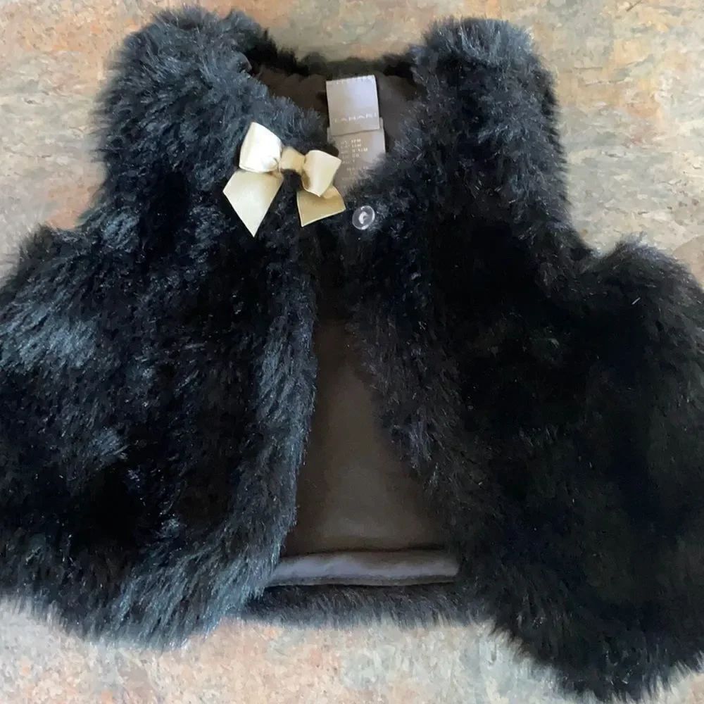 Tahari Faux Fur Black Vest